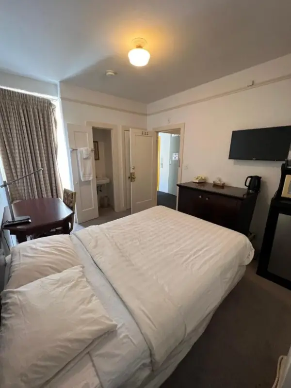 Nash Hotel Main image