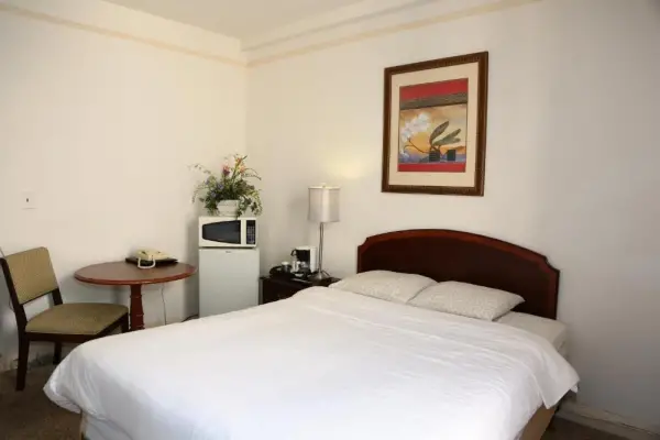 Nash Hotel 4