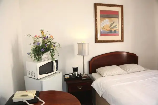 Nash Hotel 6