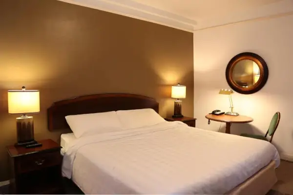 Nash Hotel 8
